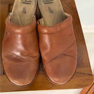 Clarks Women's Tan Leather Mules